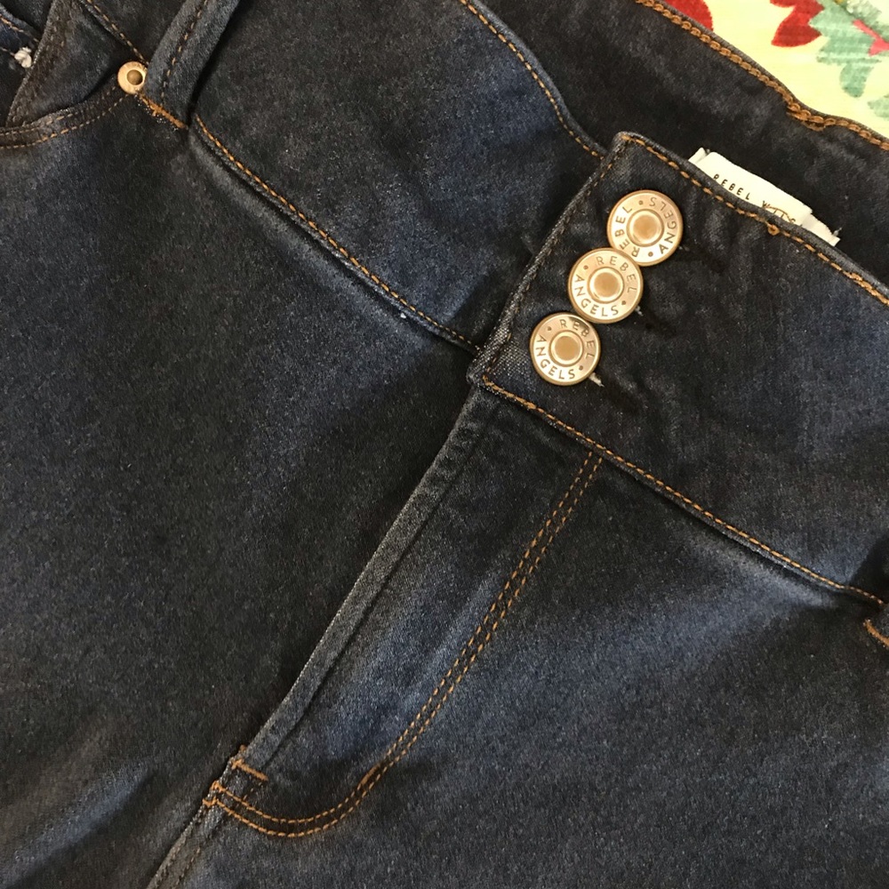 Rebel Wilson Skinny jeggings!